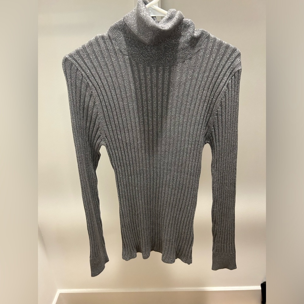 Gap gray shimmery turtleneck size medium